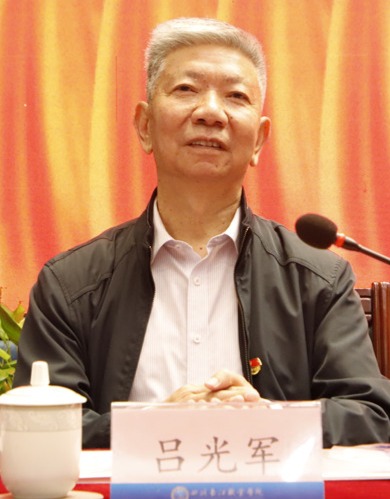 學校顧問：呂光軍